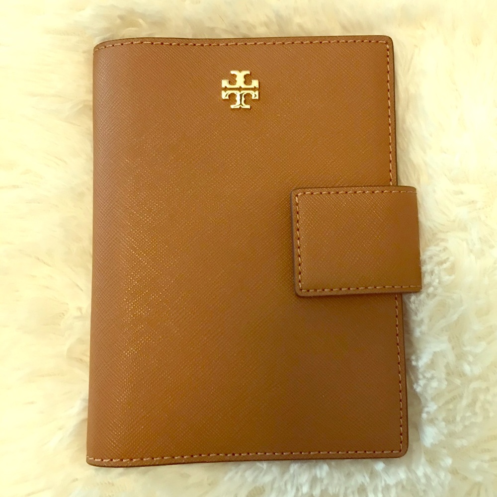 Tory Burch Passport Wallet (New without tags)